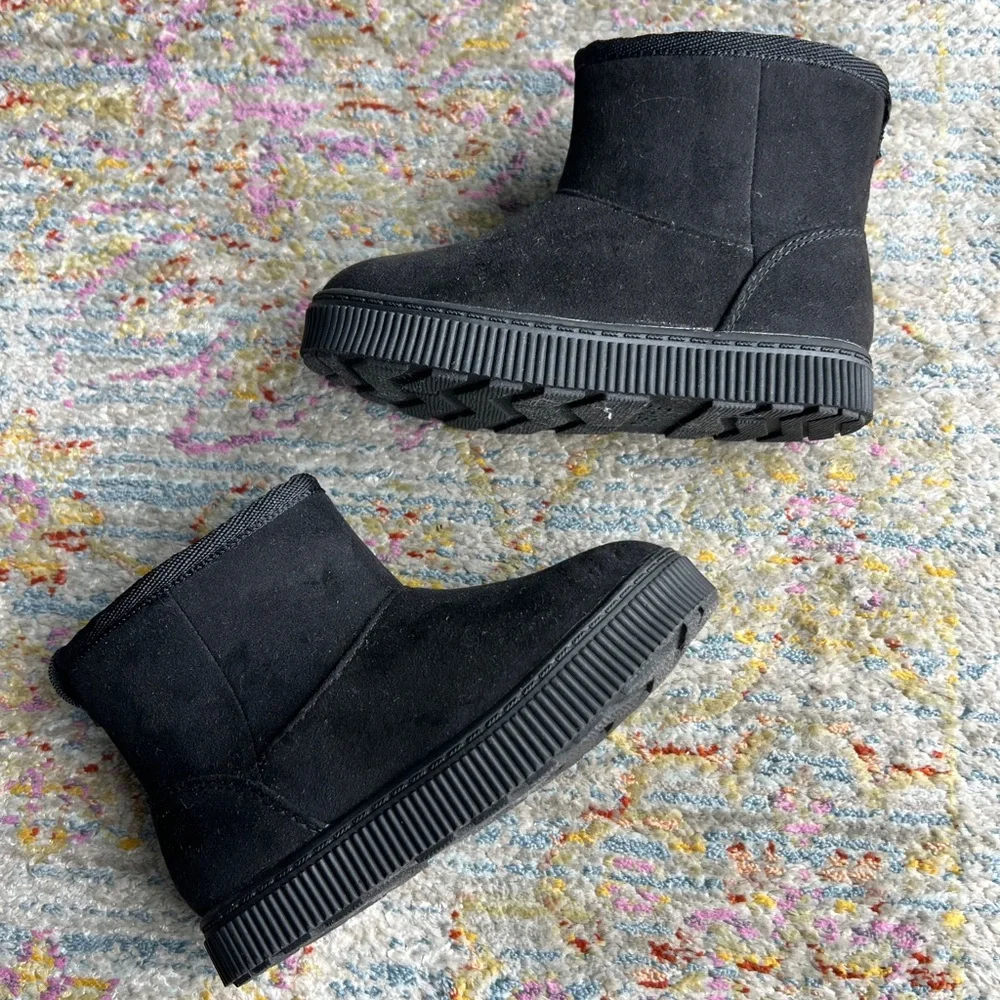 Cat & Jack Arlo Bootie Girls‎ Black Faux Suede Fuzzy Lined Boots 7